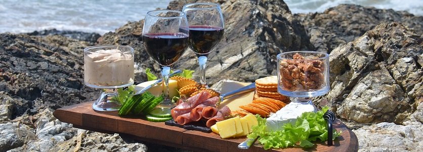 6 Os Melhores Vinhos para Apreciar com Queijos Variados